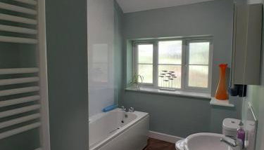 Entire house with gated parking - Foto 3