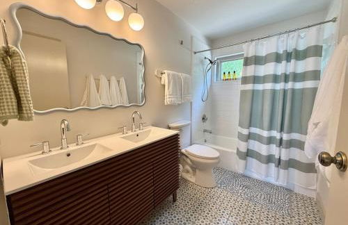 Unique LKN Waterfront Home with Dock - Foto 7