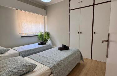 2BR Estoril Apartment - Near Estoril Beach & Cascais - Sleeps 4 - Foto 13