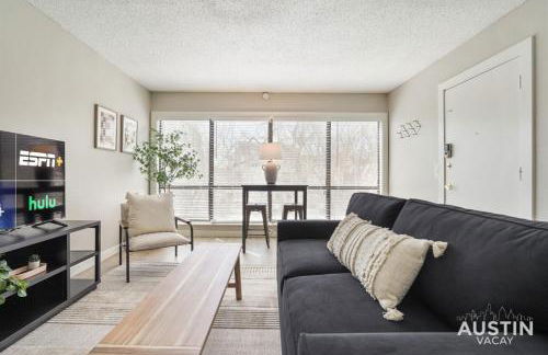 Enjoy Poolside TVs and Private Cabanas off N Lamar - Photo 1