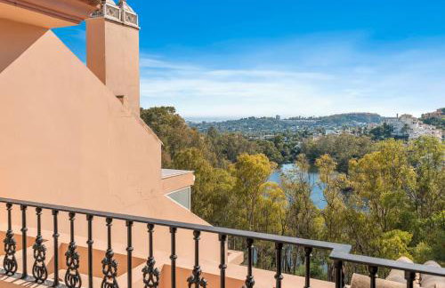Luxury seaview apartment in Marbella located in a secure gated community with swimming pool and large terrace Perfect for families visiting Marbella and Puerto Banús - Foto 46