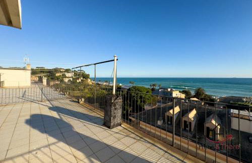 Beaches 1 min away - Free WiFi - Smart TV - AC - Foto 22