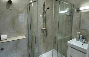 Stylish London Stay 2-Bedroom Duplex Sleeps 6 - Foto 29