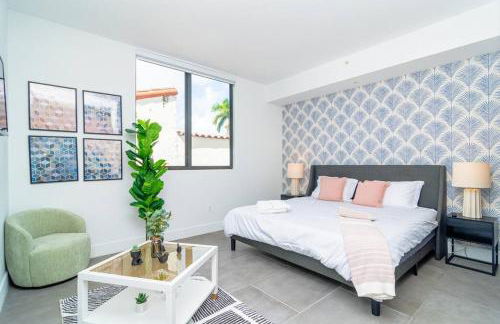 Centrally Located 1BR with King Bed Near Brickell, Airport Downtown and Wynwood - Foto 1