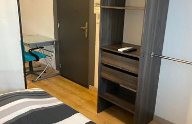 Nancy, Magnifique studio totalement climatisé, meublé, salle de bains et wc séparés, parking privé, cuisine équipée, WIFI - Foto 39