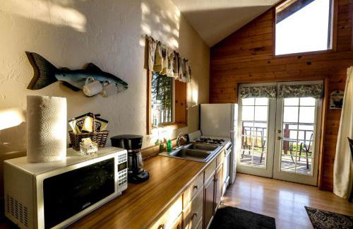 Delightful Waterfront Cabin near the Chugach National Forest, Alaska - Foto 9