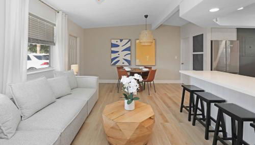 Totally Renovated Near Beach - Photo 3