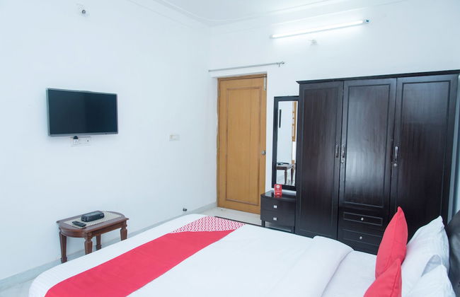 OYO 11064 Home Elegant 3BHK Villa Near Hiran Magri - Photo 8