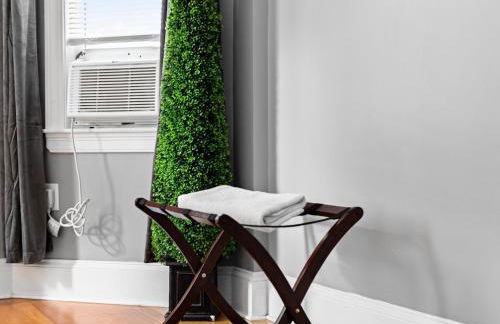 Spacious apartments near Ashmont - Photo 29