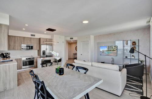 Luxury 2 Bedroom Corner Condo Walk to Design District, Infinity pool with Bay and City views, Gym, Free Parking Spot - Foto 8