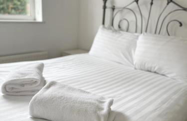 House number 12 sleeps up to 4 with Smart TVs in every room - Foto 26