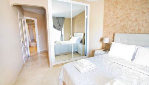 Spectacular Apartment in Matchroom Country Club - Photo 4