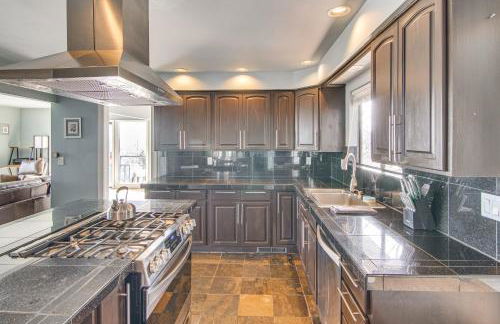 5 Mi to Area Attractions Home with Indoor Hot Tub - Foto 10