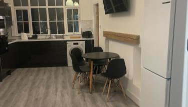 Stylish modern 2 bedroom flat 6B - Foto 3