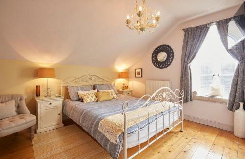 Chapel Cottage Set in a private courtyard in central location with 2 parking spaces - Foto 21