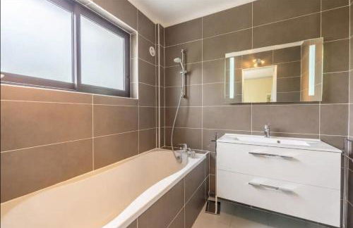 Cosy T3 - Jardin - Parking - Piscine - Maconciergerie34 - Foto 37