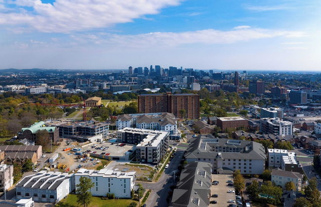 Walkable Midtown Location Modern Amenities, Pool & Gym Anthem by Avantstay - Foto 24