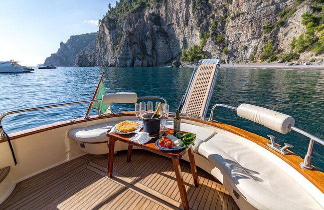 Private Boat Tour from Sorrento to Positano & Amalfi–Apreamare 10 - Photo 2
