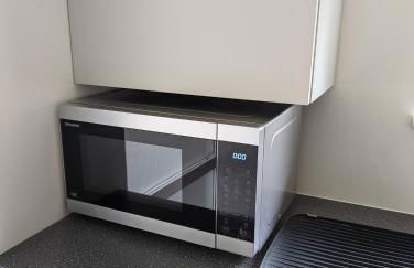 Unique, Spacious, Self-Built Eco Home with huge garden and movie room - Photo 22