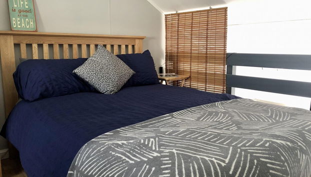 Brighton Water Cabin Free ParkingBy My Getaway - Foto 5, Habitación