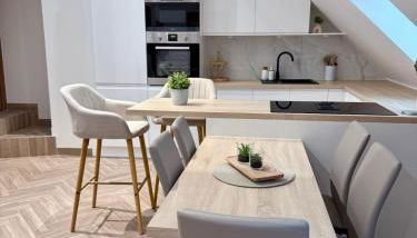 Modern Cocoon Under Roof Parking Close to Tram - Foto 2