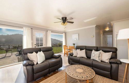 Entire Ocean View Home beaches hiking restaurants family activities - Photo 2