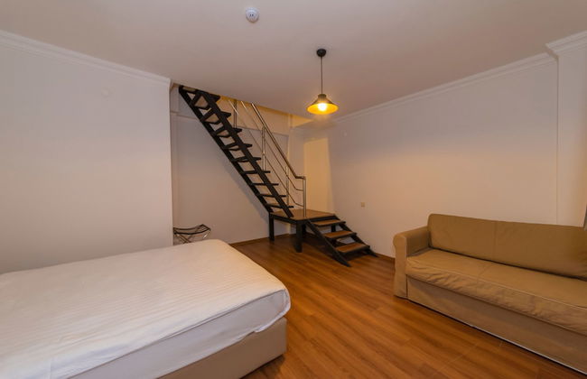 Joy Suites - Photo 18