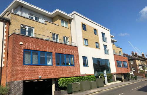 Blue Sky Apartments@ Abbots Yard, Guildford - Foto 1