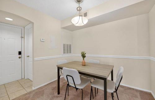 Bright & Comfy 2BR Home Away - Foto 6