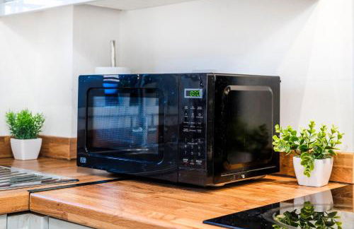 Free parking, Private Garden and Netflix, Charming Elegant 2 bedroom House Nottingham - Photo 14