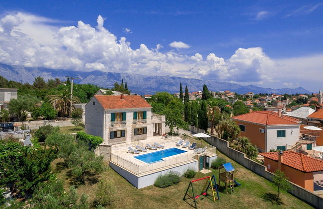 Villa in Sumartin Near the Beach & Ferry Port - Foto 23