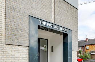 Two Bed Apartment - 20 minutes train into King Cross London - Perfect for families & contractors close to Royal Vet College & M25 Free Parking - Foto 21