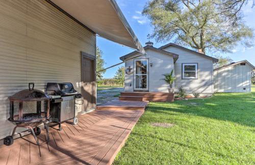 Waterfront Syracuse Home Deck, Fire Pit and Kayaks - Foto 19