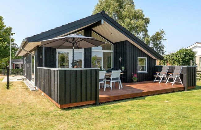 "Sighfrith" - 150m from the sea - Photo 5