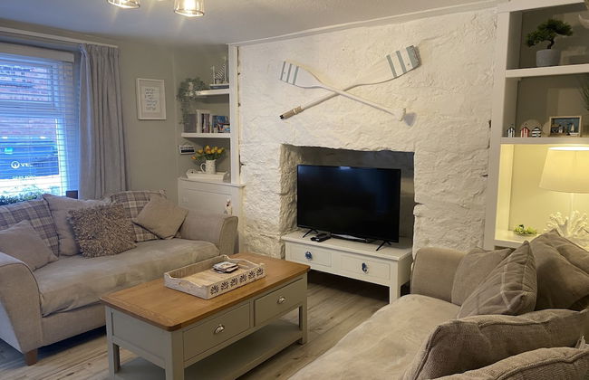 Delightful 3 Bedroomed Cottage in Llandudno - Photo 9