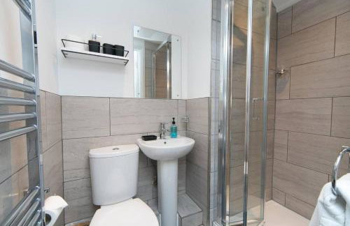 Modern en-suite room in country PubRestaurant 4 with communal kitchen - Pass the Keys - Foto 7