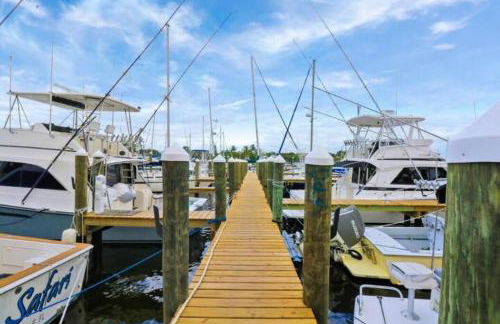 Sailfish Suites 5 - Waterfront Lodging - Photo 36