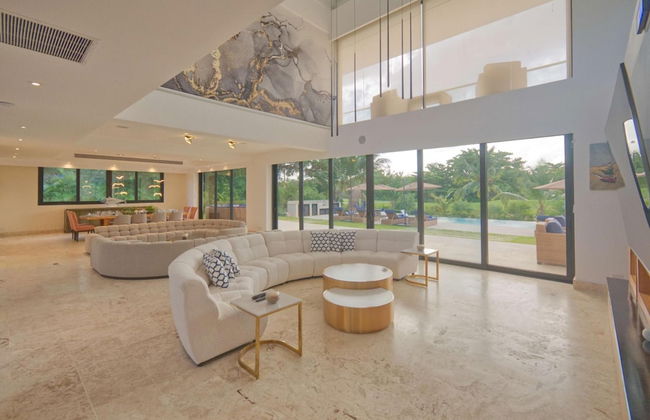 Modern Villa With Full Service Staff Close to Beach and Golf - Photo 5