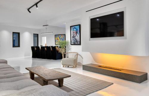 Mykonos Town Black Villa with Cave Heated Pool - Foto 19