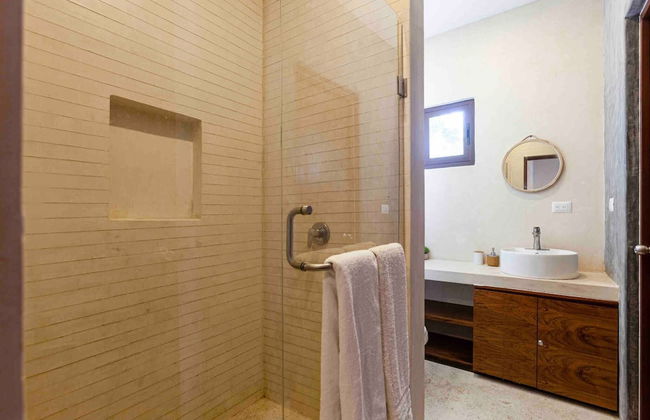 Minimalistic Coup De Coeur In Town - 2 Rooms Unit - Photo 18