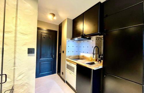 Bright apartment with balcony and pool - Photo 4