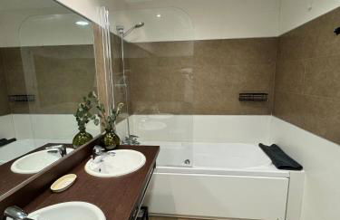 Piso de lujo totalmente equipado a estrenar para 6 - Foto 11