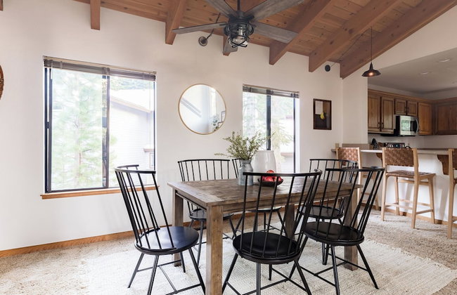 Wolfe by AvantStay | 5mins NorthStar! Fireplace, 2 Private Decks! - Photo 109
