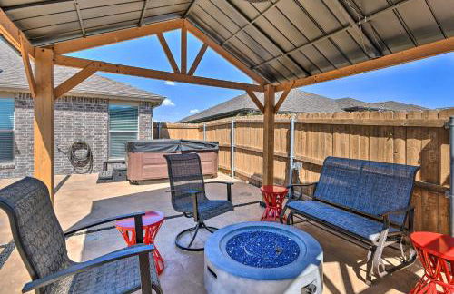 Modern Amarillo House with Fire Pit and Hot Tub! - Photo 2