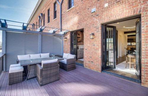 Luxurious Savannah Townhome with River views - Foto 16