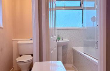 Spacious 3 Bed House In Horley With Long Driveway - Foto 9