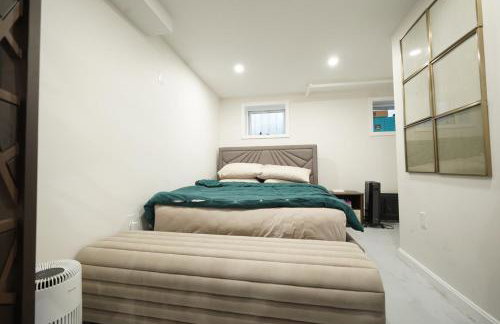 Central Square Studio with Off-Street Parking - Photo 6