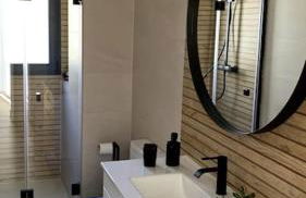 Soleada, amplia y renovada vivienda - Foto 14