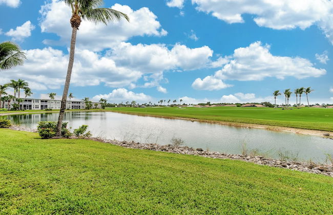 Catina Vacation Rental: Bright 2-BR Condo with Lake Views. Located in Lely Resort with Pool, Hot Tub, and Golf Access. Ideal for Golfers and Beachgoers, Minutes from Naples and Marco Island - Foto 30