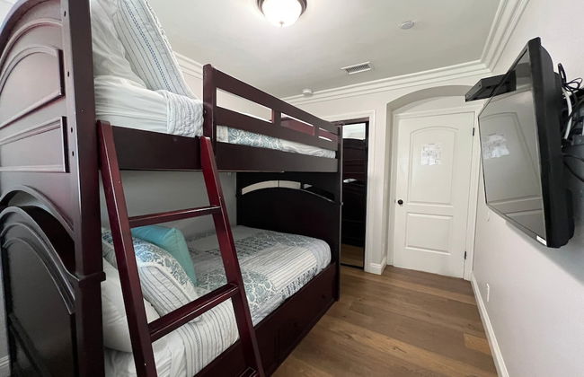 Fantastic 6 bedroom, 4.5 bath home (4 master Suites), pool home - Foto 3